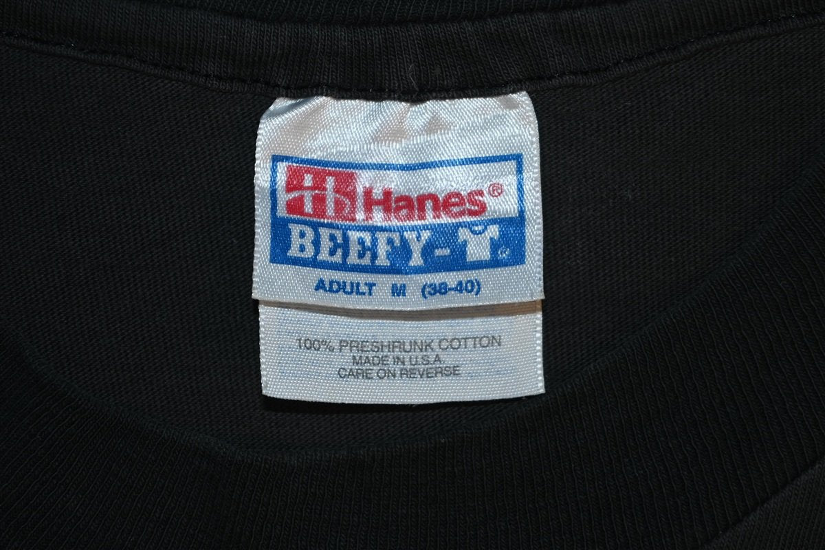 90s Old Upholsterers Never Die Funny t-shirt Medium product image 4